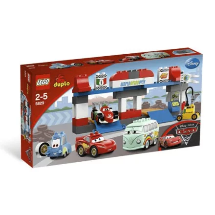 LEGO® Duplo® - Verdák 2 - Megállás a Bokszutcában (5829)