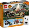 LEGO® Jurassic World - Triceratops támadása a teherautó ellen (76950)